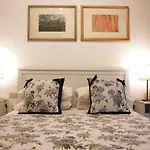 Luxury Central Flat River View