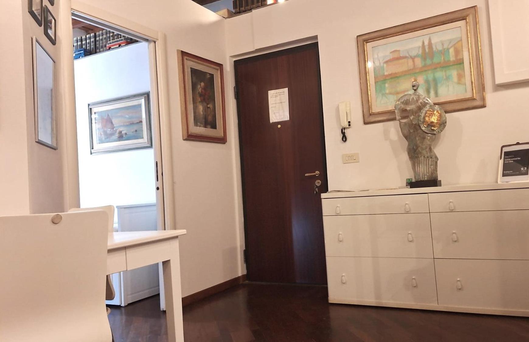 Luxury Central Flat River View Appartamento